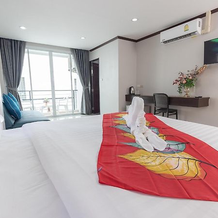 The Chic Patong Hotel Стая снимка