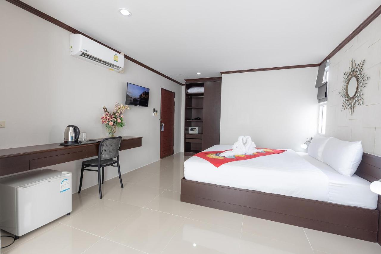 The Chic Patong Hotel Екстериор снимка