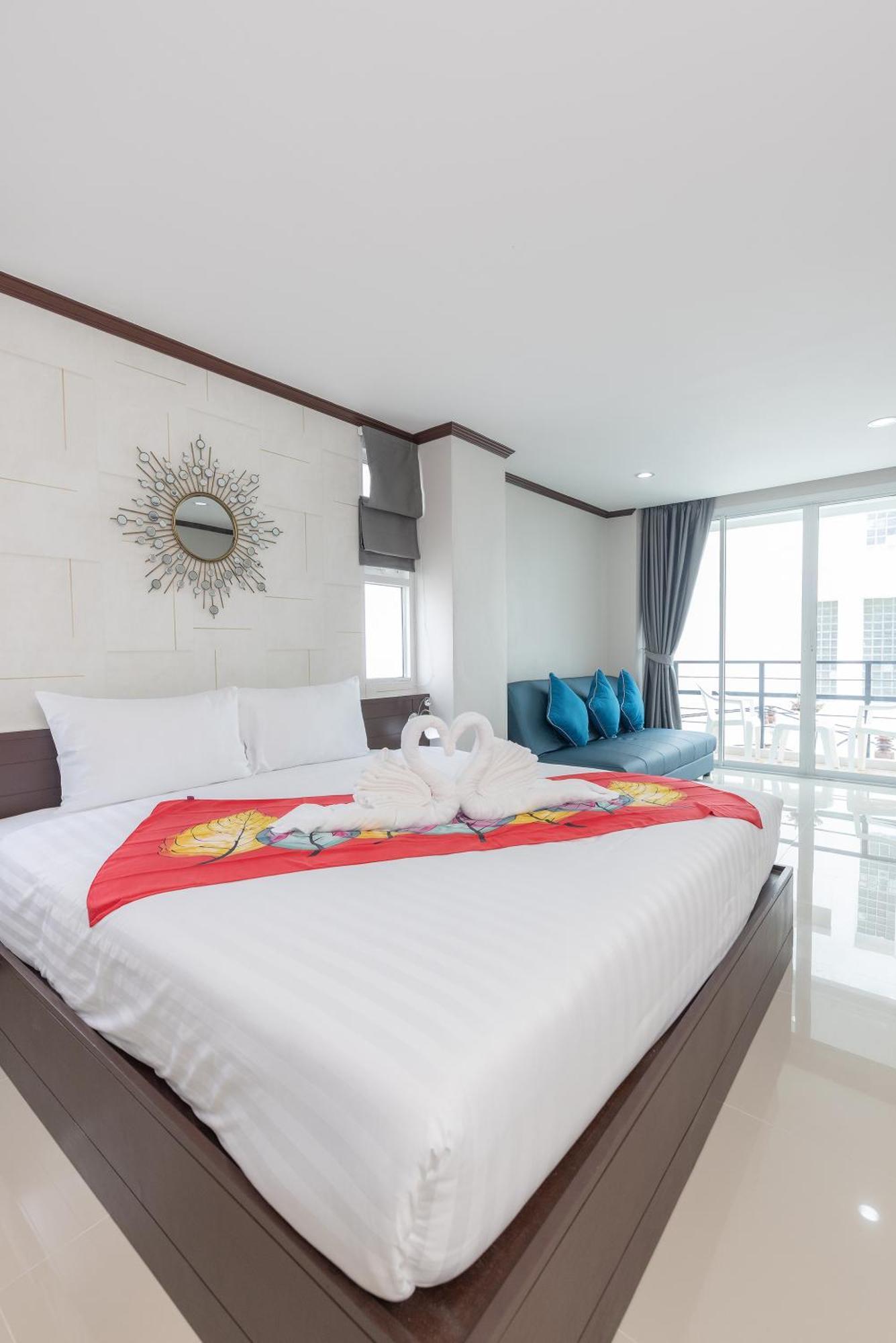 The Chic Patong Hotel Стая снимка