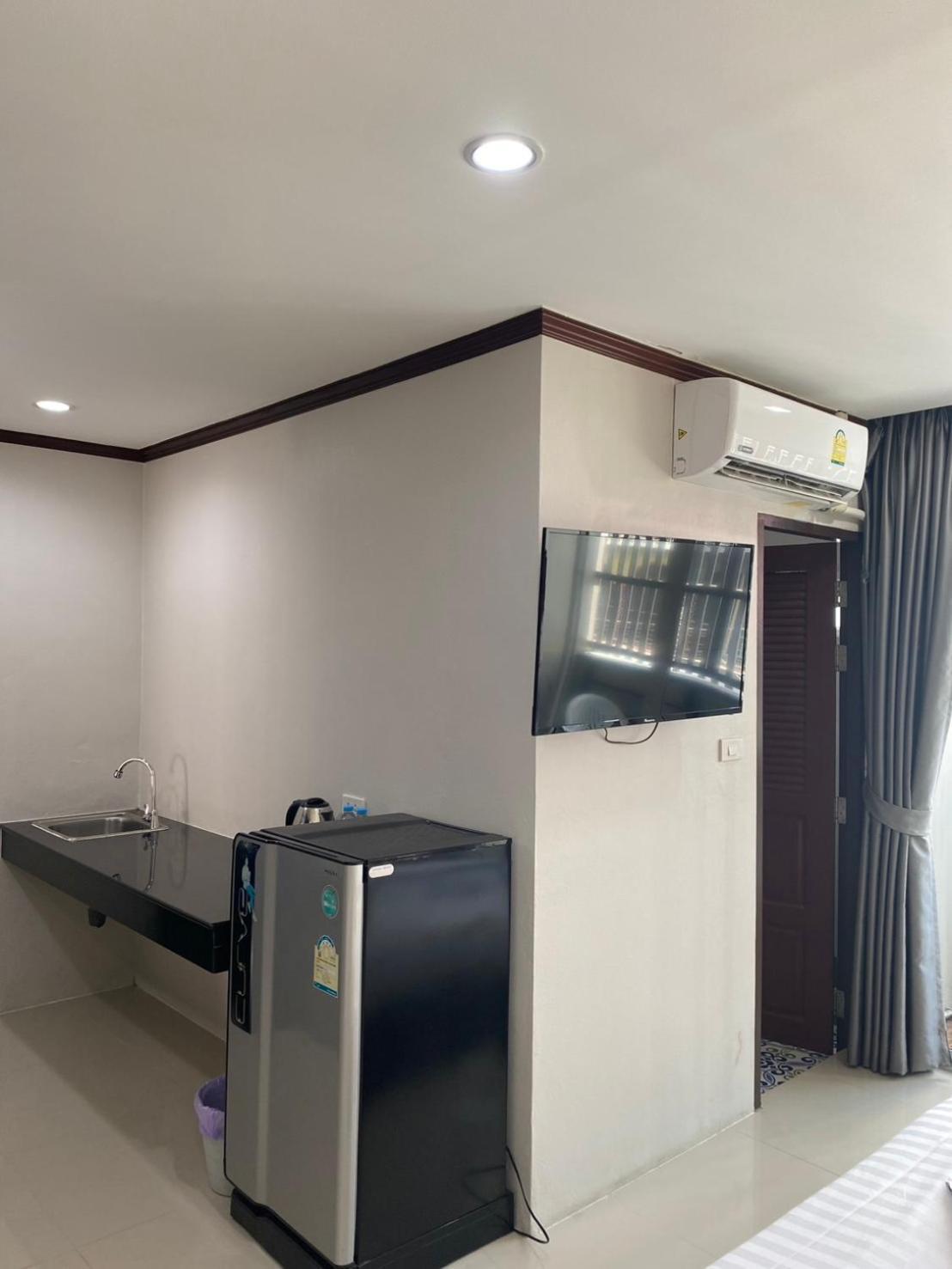 The Chic Patong Hotel Стая снимка