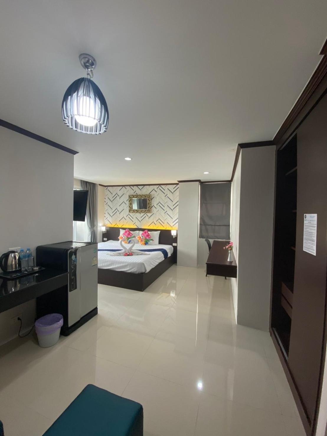 The Chic Patong Hotel Стая снимка