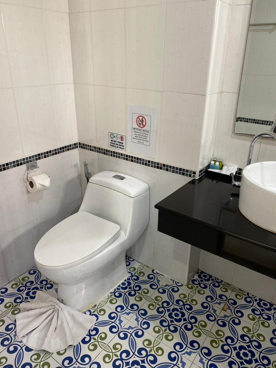 The Chic Patong Hotel Стая снимка