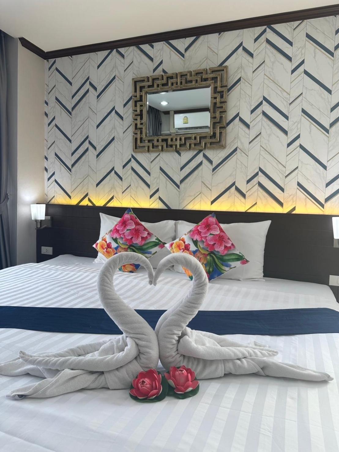 The Chic Patong Hotel Стая снимка